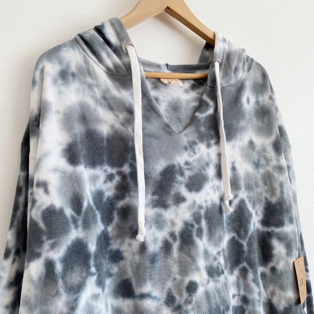 URBAN REBEL Women's Hoodie, Tie Dye Light Hooded Sweatshirt, Gray, 2X - Picture 3 of 9